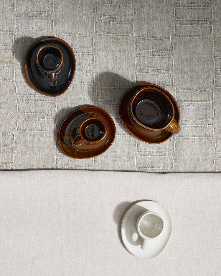 SERAX Uncharted Out of Lines Espressotasse mit Henkel Ocher - GUNDT HOME