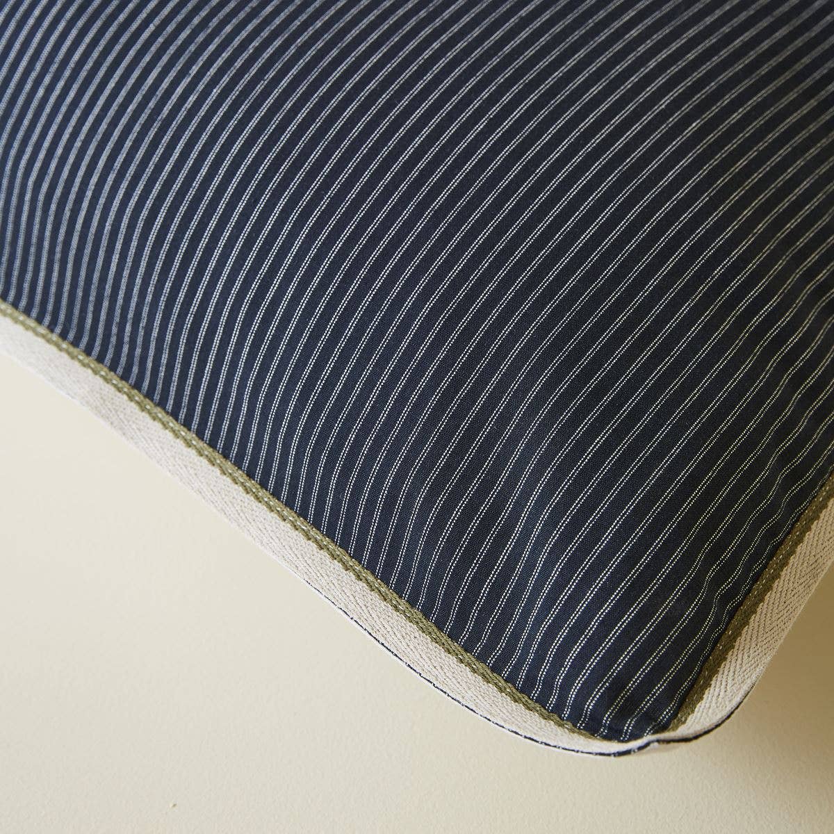 Brixton Eleganter Kissenbezug: 65 x 65 cm - GUNDT HOME