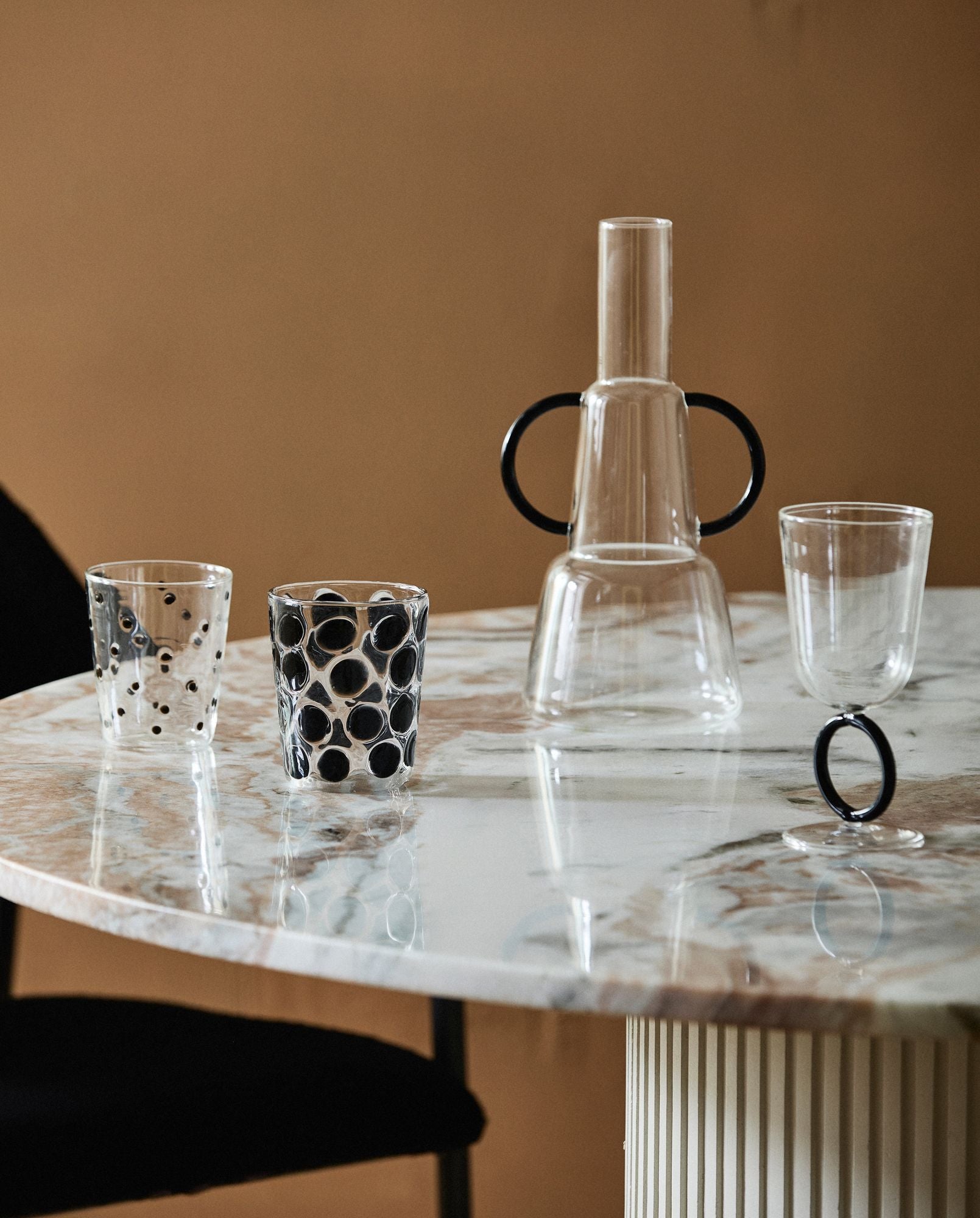 APIUM jug - clear/black - GUNDT HOME