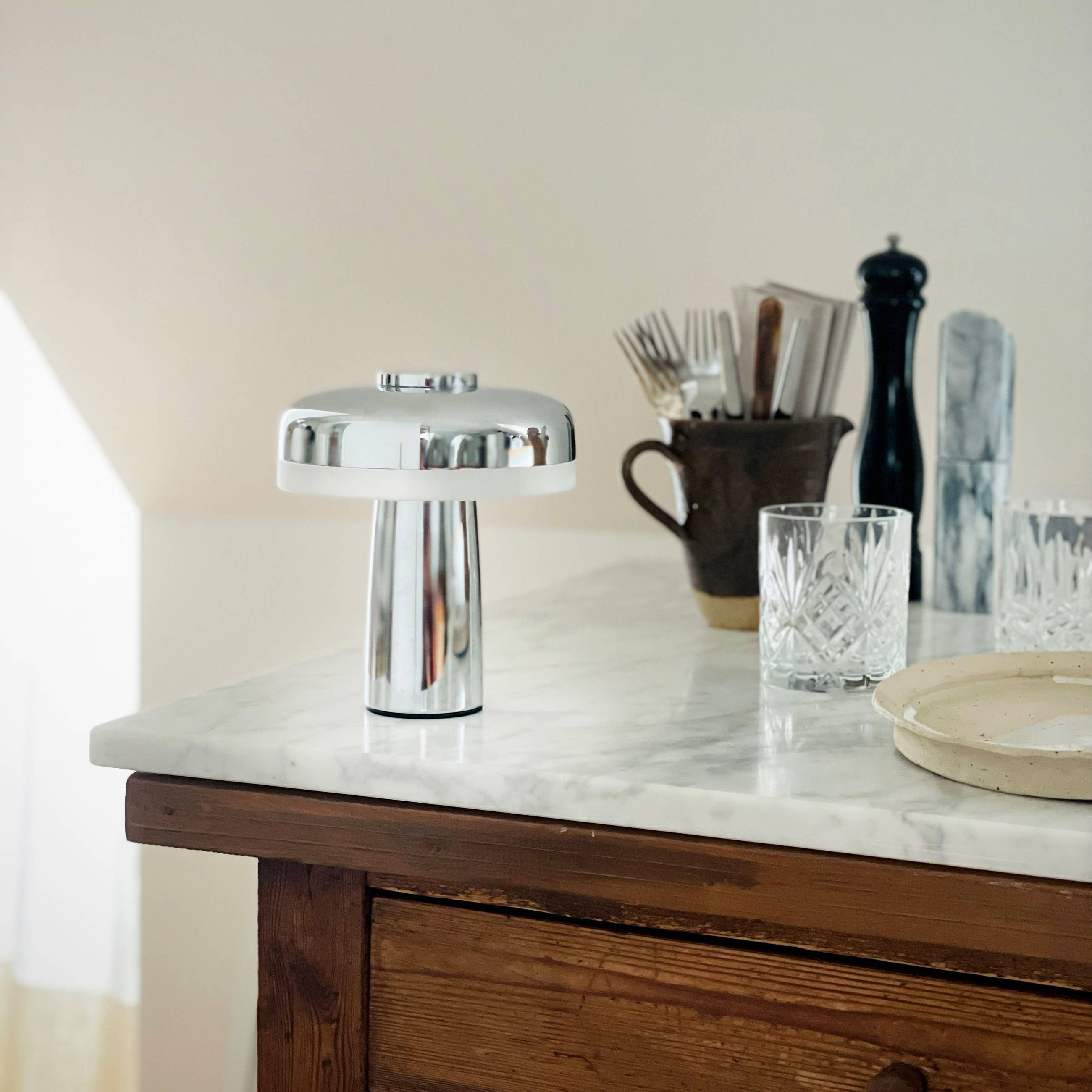 Porter Tischlampe aus Chrom, wiederaufladbar mit eingebauter LED