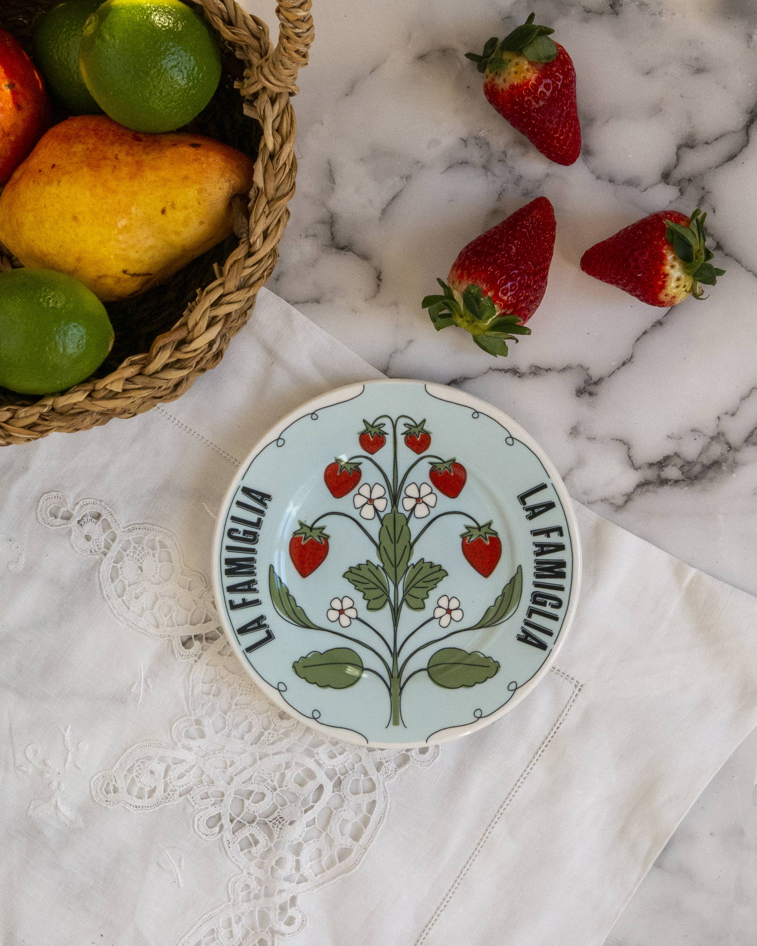 THE FAMILY – Porzellanteller mit Schrift - GUNDT HOME