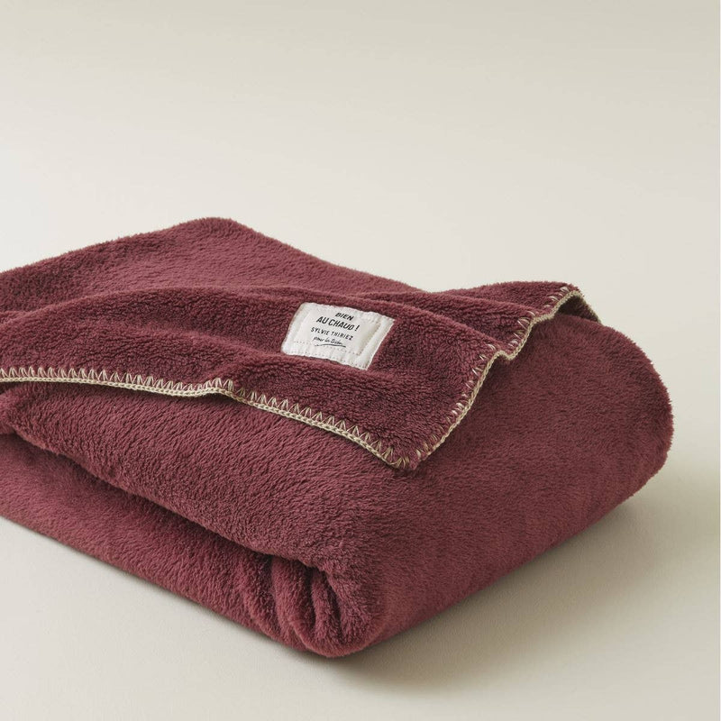 Sylvie Thiriez warme Fleecedecke in Aubergine: 150x175 cm - GUNDT HOME