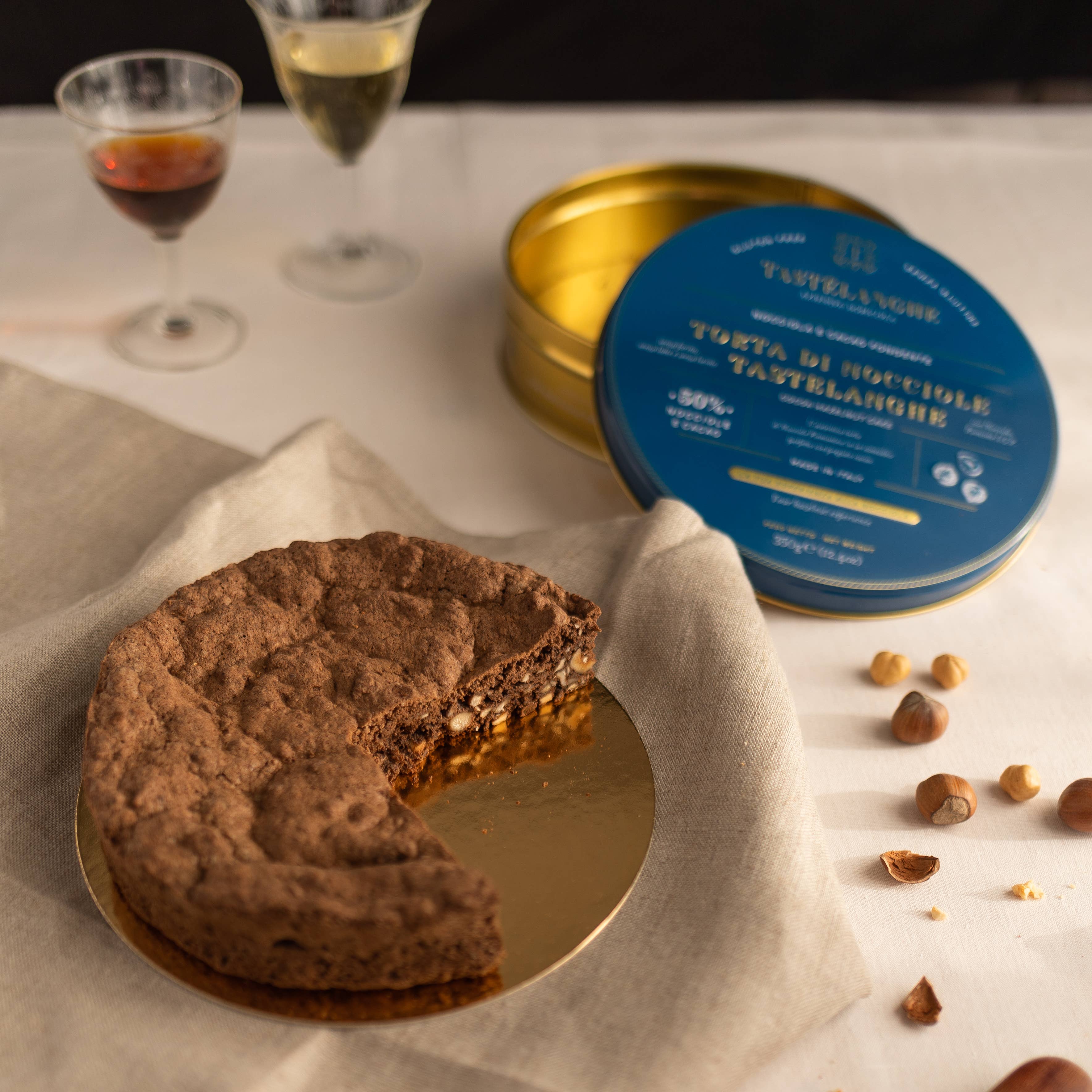 DARK Tastëlanghe Haselnusskuchen (Tortenschachtel) 350g - GUNDT HOME