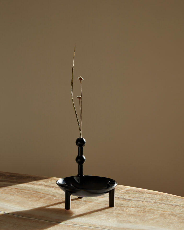 Vase Schwarz – ikonisches Design für das modulare Kerzenhalter-System - GUNDT HOME