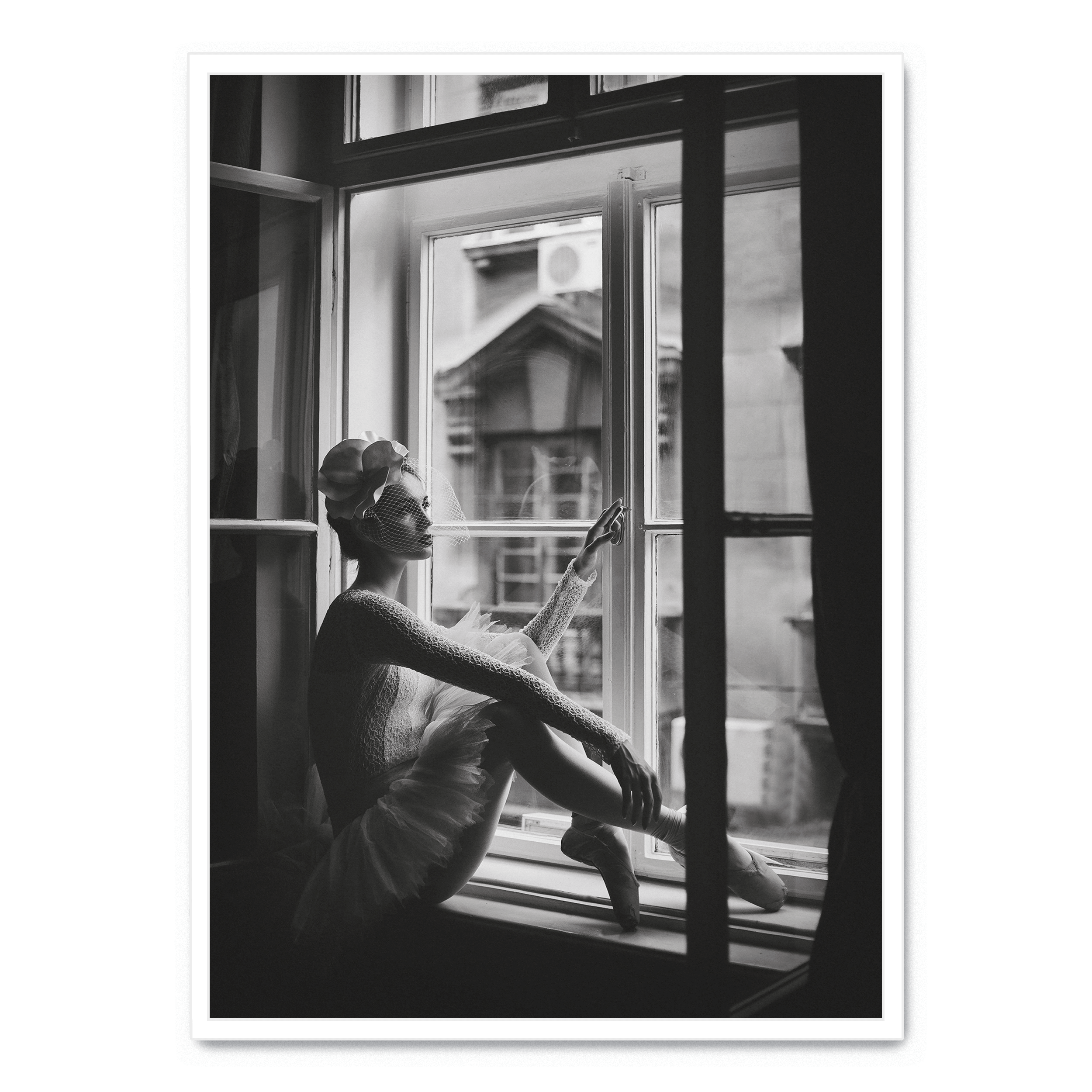 Ballerina im Fenster – Poster: No frame / A4 (21 x 29,7 cm)